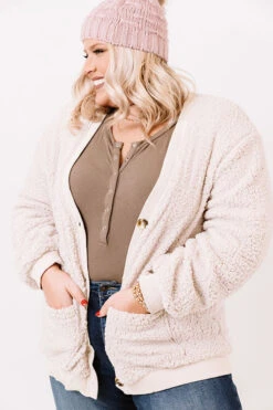 So Dashing Sherpa Cardigan Curves -Hanger Fashion 1907266775000 2020122212043900 e16daf2bso dashing sherpa cardigan