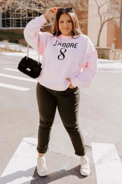 J'adore 8 Sweatshirt Curves -Hanger Fashion 1912167880000 2022120510224700 41ec0536jadore 8 sweatshirt curves