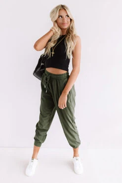 Starting Fresh Seamless Crop Top In Black -Hanger Fashion 2006122515000 2020072008175700 7fa20b70starting fresh crop top