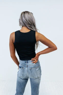 Starting Fresh Seamless Crop Top In Black -Hanger Fashion 2006122515000 2022040510331700 88fc04dfstarting fresh seamless crop top in black