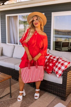 Message In A Bottle Romper In Scarlet Curves