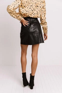 The Yule Faux Leather Skirt -Hanger Fashion 2008036902000 2020101211512400 b281ef9bthe yule faux leather skirt