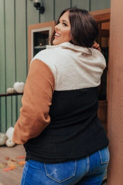 Cabins And Cozy Pullover In Black Curves -Hanger Fashion 2008257282000 2020101208201900 a86f247fcabins and cozy pullover in black