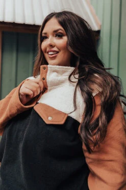 Cabins And Cozy Pullover In Black Curves -Hanger Fashion 2008257282000 2020101208202100 37359acacabins and cozy pullover in black