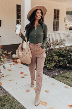 The Levy High Waist Pants In Light Rustic Rose 9 The Levy High Waist Pants In Light Rustic Rose -Hanger Fashion 2009215434000 2020101916192800 63cc245ethe levy high waist pants in light rustic rose