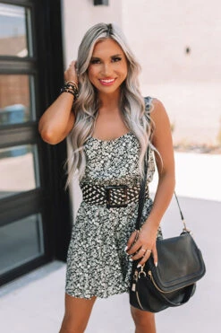 State Of Bliss Floral Romper In Black 15 State Of Bliss Floral Romper In Black -Hanger Fashion 2106039410000 2021062509004400 f284e206state of bliss floral romper