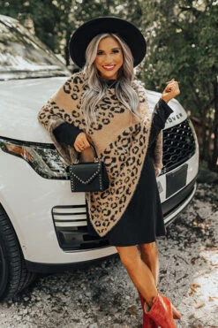 Hanger Fashion -Hanger Fashion 2108061191000 2021090708094600 2361393acatwalk cues poncho