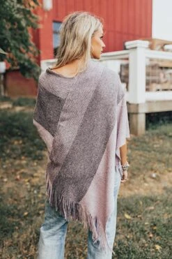 Cozy On The Coast Poncho -Hanger Fashion 2108062530000 2021081711452600 5250d7eccozy on the coast poncho