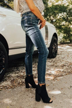 The Pensley Midrise Skinny 6 The Pensley Midrise Skinny -Hanger Fashion 2108238849000 2021083112165500 721d41aathe pensley midrise skinny