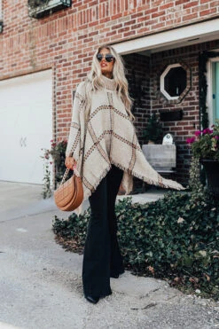 Western Skies Knit Poncho -Hanger Fashion 2108257243000 2021120212013300 59aac4fdwestern skies knit poncho