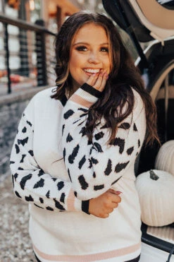 Love In The Air Sweater Curves -Hanger Fashion 2109028048000 2021092111573000 1b2cec6clove in the air sweater curves