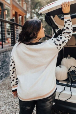 Love In The Air Sweater Curves -Hanger Fashion 2109028048000 2021092111573000 66f8b140love in the air sweater curves