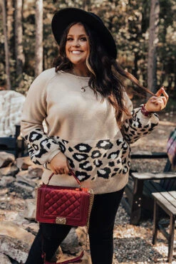 Brooklyn Blizzard Sweater In Light Beige Curves -Hanger Fashion 2109029791000 2021092111310400 17b77debbrooklyn blizzard sweater in light beige curves