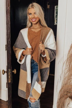 Remember To Smile Cardigan -Hanger Fashion 2110053468000 2021102109083700 75838b4dremember to smile cardigan