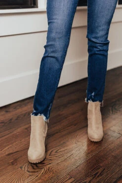 The Tuck High Waist Ankle Skinny -Hanger Fashion 2110058856000 2021102514413800 02d914ccthe tuck high waist ankle skinny