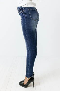 The Ottie Midrise Skinny -Hanger Fashion 2111163457000 2021120615252100 2e9359fdthe ottie midrise skinny