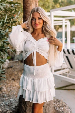 Resort Queen Smocked Crop Top In White 12 Resort Queen Smocked Crop Top In White -Hanger Fashion 2201105471000 2022021713373200 84185653resort queen smocked crop top in white