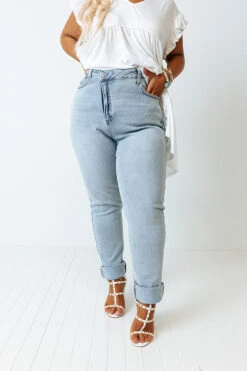 The Rowe High Waist Skinny Curves -Hanger Fashion 2203223461000 2022041815030200 c3b8bb34the rowe high waist skinny curves
