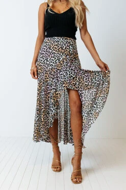 Only Sunshine Leopard Skirt In Peach -Hanger Fashion 2204191646000 2022051710275400 5c06f080only sunshine leopard skirt in peach