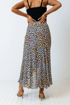 Only Sunshine Leopard Skirt In Peach -Hanger Fashion 2204191646000 2022051710275400 d27ef2aaonly sunshine leopard skirt in peach