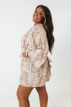 Dawn Of Time Paisley Overlay In Iced Latte Curves 8 Dawn Of Time Paisley Overlay In Iced Latte Curves -Hanger Fashion 2206294551000 2022072512172200 11559206dawn of time paisley overlay in iced latte curves