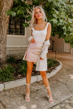 Seeing Hollywood Stars Skirt -Hanger Fashion 2208183726000 2023062111291500 1cd83668seeing hollywood stars skirt