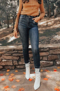 The Riddleigh Midrise Skinny -Hanger Fashion 2208231638000 2022091507280200 fe842457the riddleigh midrise skinny