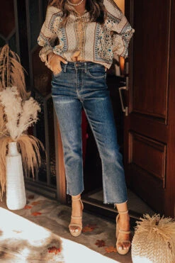 The Axel High Waist Ankle Jean 10 The Axel High Waist Ankle Jean -Hanger Fashion 2208238161000 2022090808144900 15590db3the axel high waist ankle jean