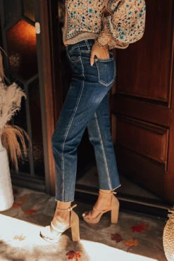 The Axel High Waist Ankle Jean 12 The Axel High Waist Ankle Jean -Hanger Fashion 2208238161000 2022090808144900 d2f4c395the axel high waist ankle jean
