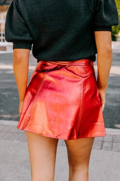 The Reef Metallic Skort In Red -Hanger Fashion 2208293808000 2023071714134400 a915dc2dthe reef metallic skort in red