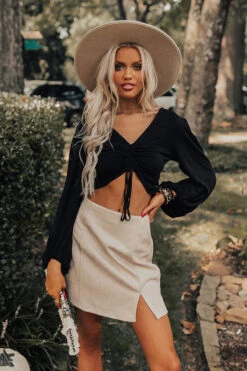 Dates And DMs Ruched Crop Top In Black -Hanger Fashion 2208314476000 2022092210431300 cd9dd9bfdates and dms ruched crop top in black