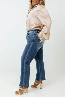 The Greta Midrise Distressed Jean Curves -Hanger Fashion 2209127847000 2022093008064000 2e58dbc5the greta midrise distressed jean curves