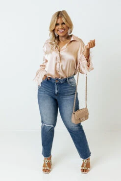 The Greta Midrise Distressed Jean Curves