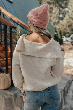 Cozy On Up Sweater In Cream -Hanger Fashion 2209134093000 2022100314092800 0e0feaffcozy on up sweater in cream