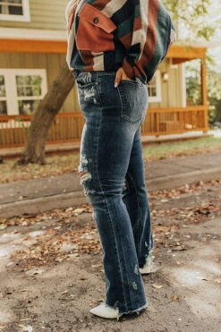 The Diana Midrise Distressed Jean Curves -Hanger Fashion 2210073368000 2022101910500100 6ce95828the diana midrise distressed jean curves