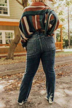 The Diana Midrise Distressed Jean Curves -Hanger Fashion 2210073368000 2022101910500100 f16204c7the diana midrise distressed jean curves