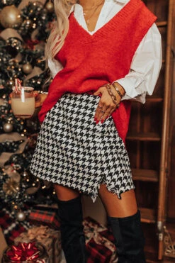 Snow Kissed Cutie Houndstooth Skort