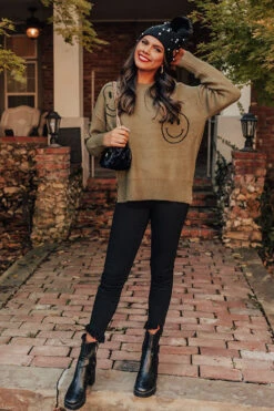 All Smiles Sweater -Hanger Fashion 2211026246000 2022110411445100 811838f1all smiles sweater