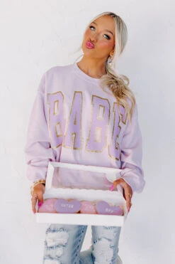 Call Me Babe Graphic Sweatshirt In Dusty Purple