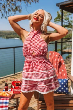 Red, White, And True Gingham Romper -Hanger Fashion 2304051450000 2023042016005300 ea1430feday moon express sample 2